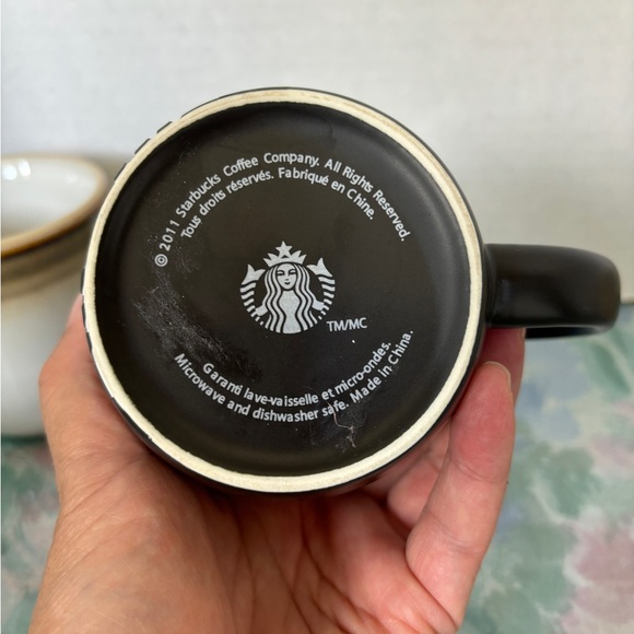 Starbucks Black and White Mermaid Siren Barrel Mug 2011 - Picture 6 of 6